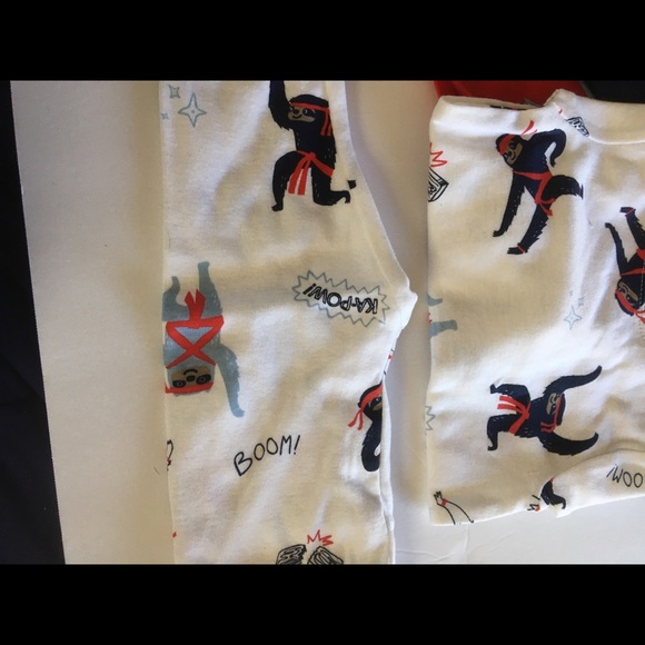 Carters 4 piece pajamas set 9 months - Picture 4 of 6